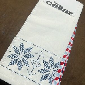 NWT The Cellar 2 Kitchen Towels